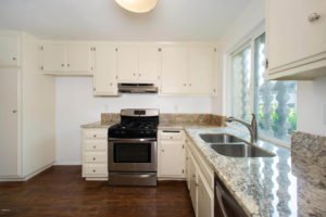 05 Kitchen2